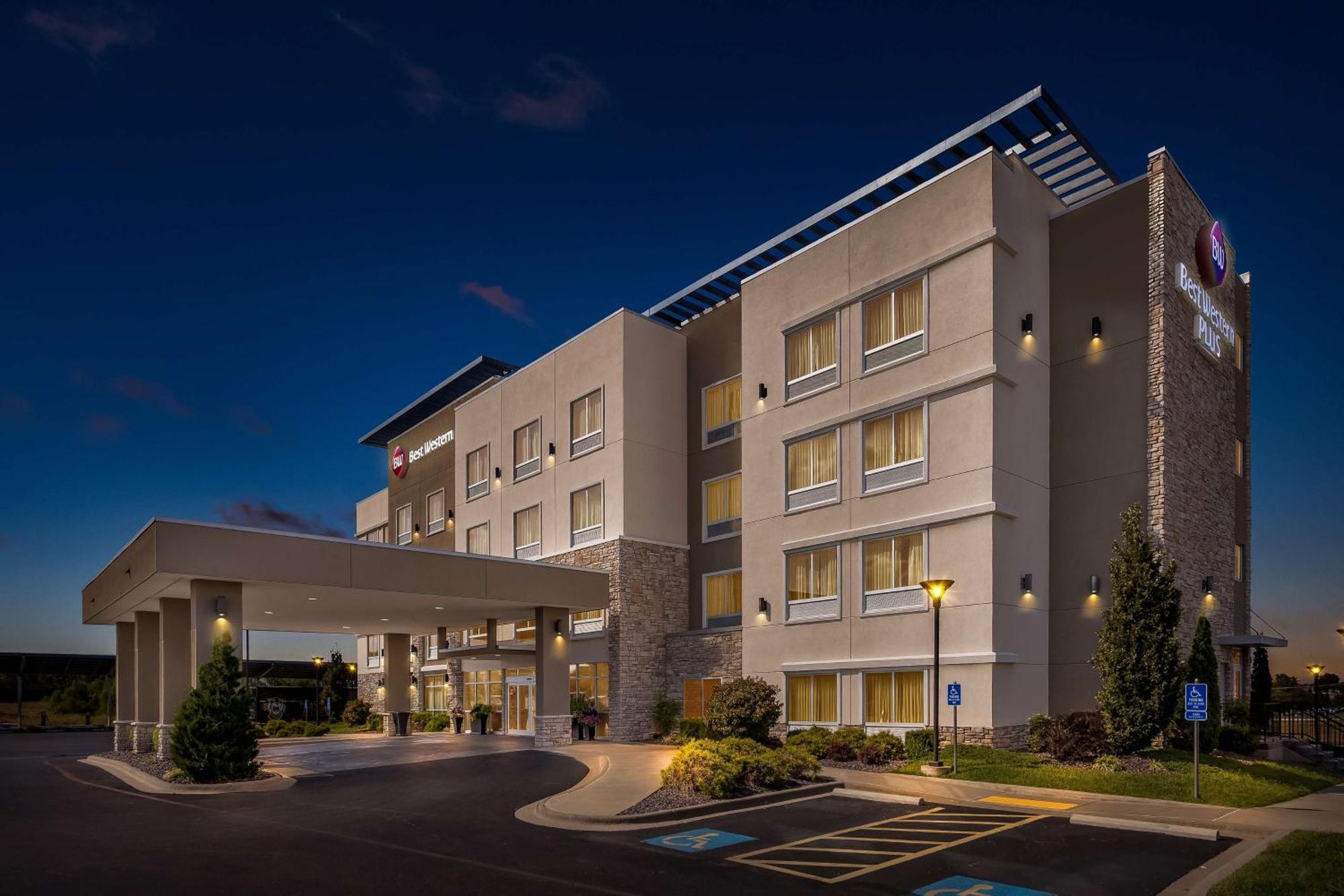 Best Western Plus Bolivar Hotel & Suites Exterior photo